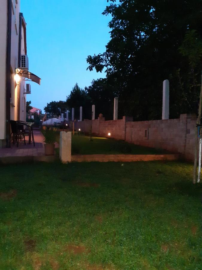 Studio Apartman San 3 Ližnjan Exteriör bild